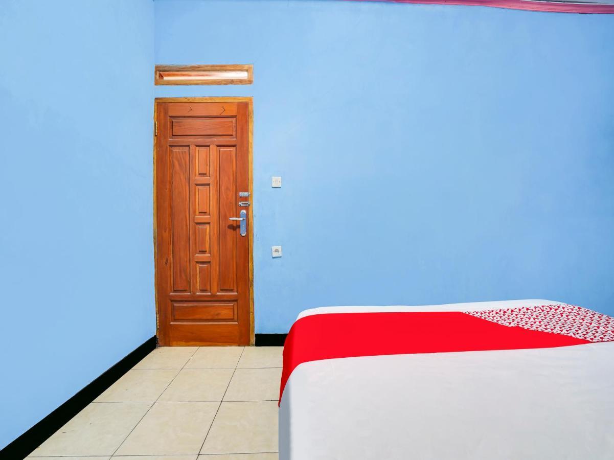 Oyo Homes 90915 Eco Tourism Desa Cihanjuang Rahayu Ciwangun Indah Camp Villas Bongkar Exterior foto