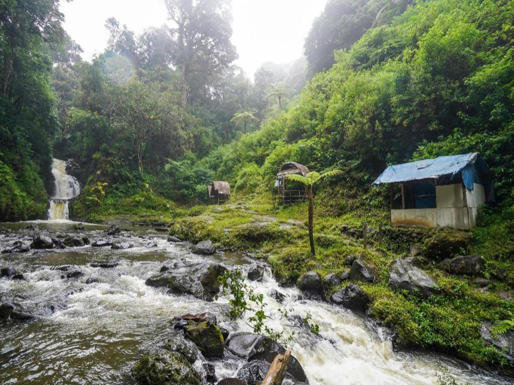 Oyo Homes 90915 Eco Tourism Desa Cihanjuang Rahayu Ciwangun Indah Camp Villas Bongkar Exterior foto