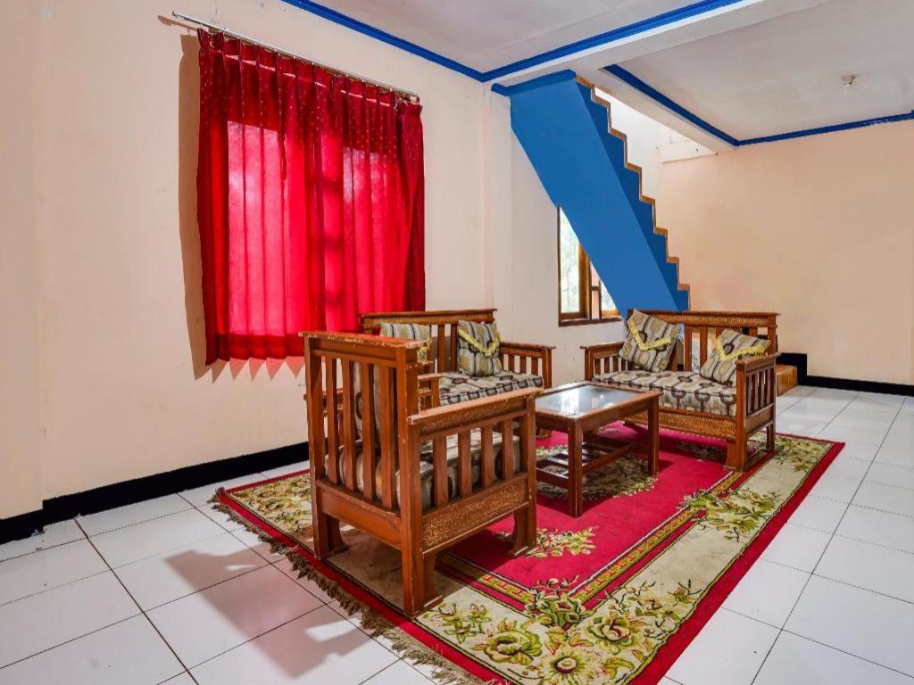 Oyo Homes 90915 Eco Tourism Desa Cihanjuang Rahayu Ciwangun Indah Camp Villas Bongkar Exterior foto